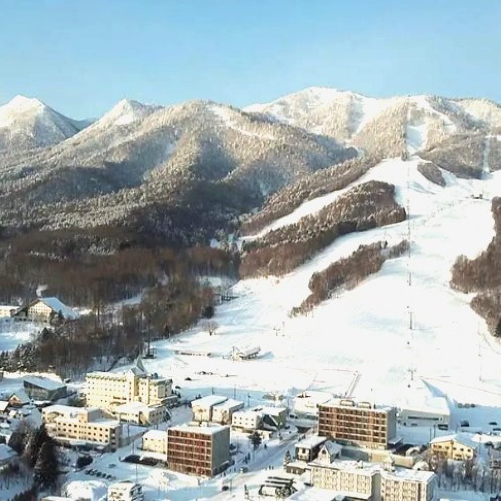Beat the crowds and discover a hidden gem: 10 reasons to ski Furano this winter